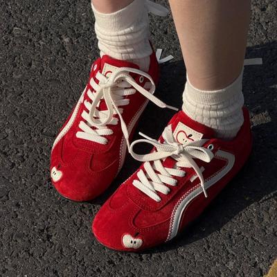 Новый стиль женской повседневной обуви — это универсальная спортивная и повседневная обувь для скейтборда.