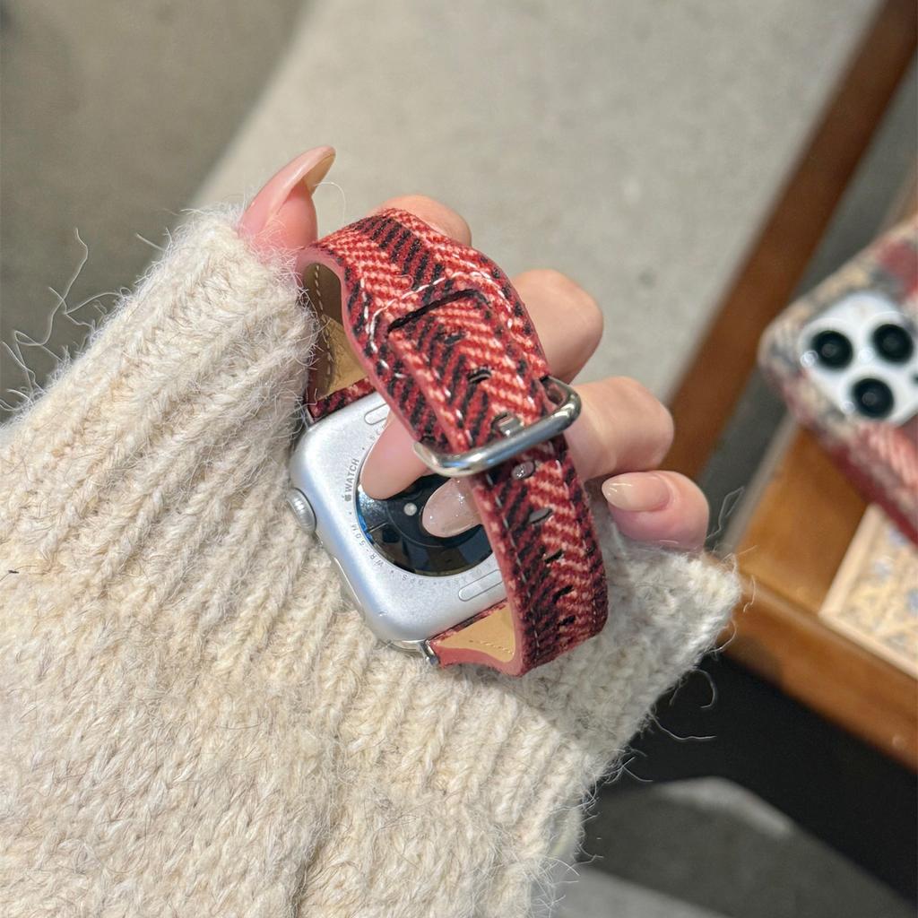 Xmas Style Wool + Leather Strap for Apple Watch Ultra 3 2 1 49mm / Series 11 10 46mm / 9 8 7 45mm / SE3 SE2 SE 6 5 4 44mm / 3 2 1 42mm Watch Band
