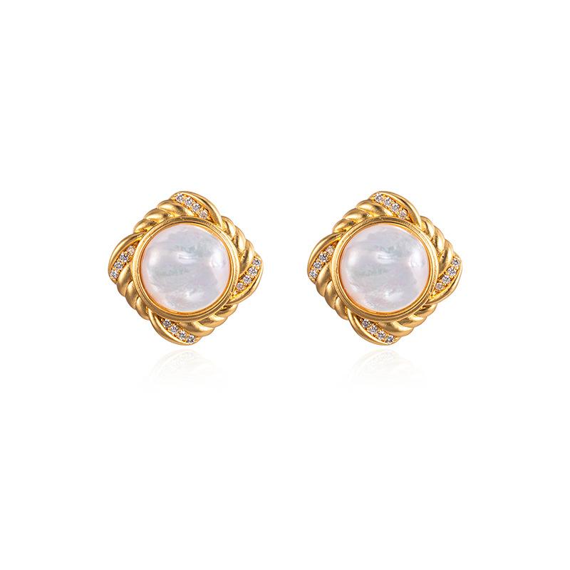 Retro Fritillary earrings, paper pattern twisted rope with diamonds, old gilt earrings, French light luxury, high-end temperament earrings, women