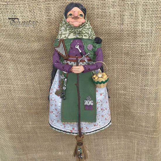 Handmade Resin Kitchen Witch Luck Charm Witch Figurine Hanging Decoration Cartoon Cooking Witch Statue Gift for Mom Home Kitchen Decor