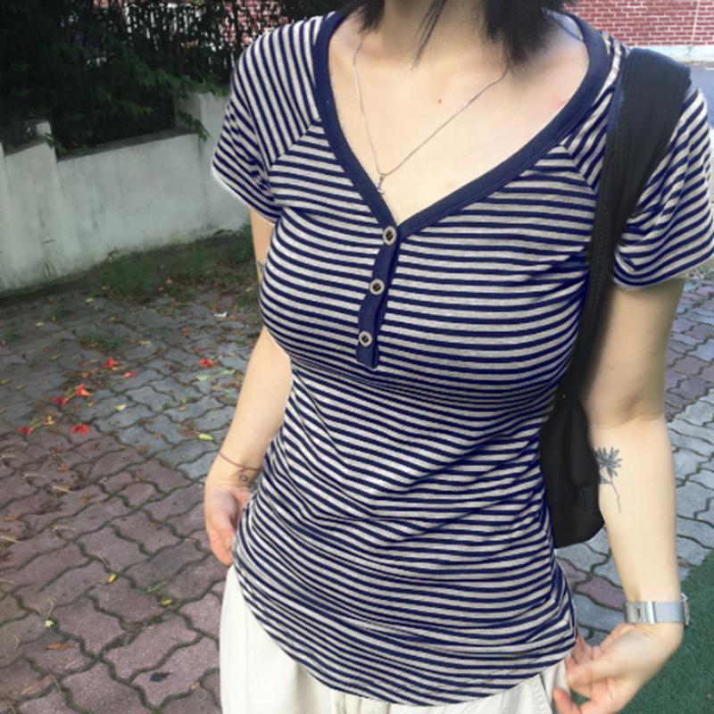 Корейская мода Полосатый V-образный вырез на пуговицах Приталенные футболки Женский летний топ с коротким рукавом Футболки Эстетика Y2K Новинка