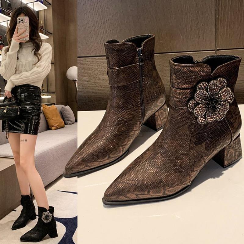 New Autumn and Winter Martin Boots Women's Pointed Women's Leather Boots High-heeled Martin Boots Thick-heeled Large-size Women's Shoes