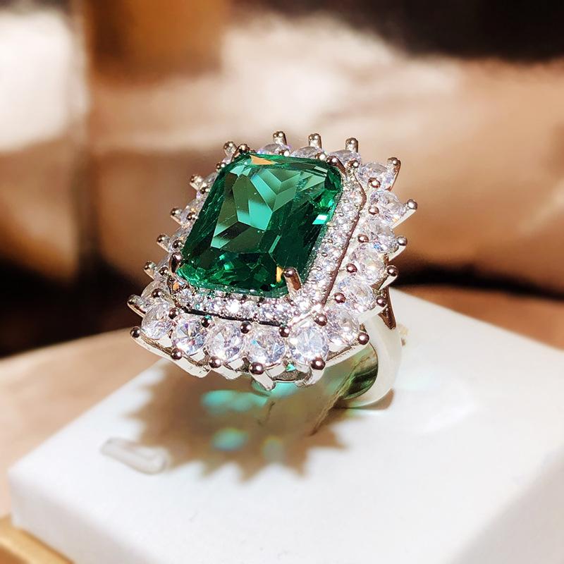 Vintage Lady's Green Finger Rings for Anniversary Party Luxury CZ Crystal Rings Delicate Gift Aesthetic Women Jewelry