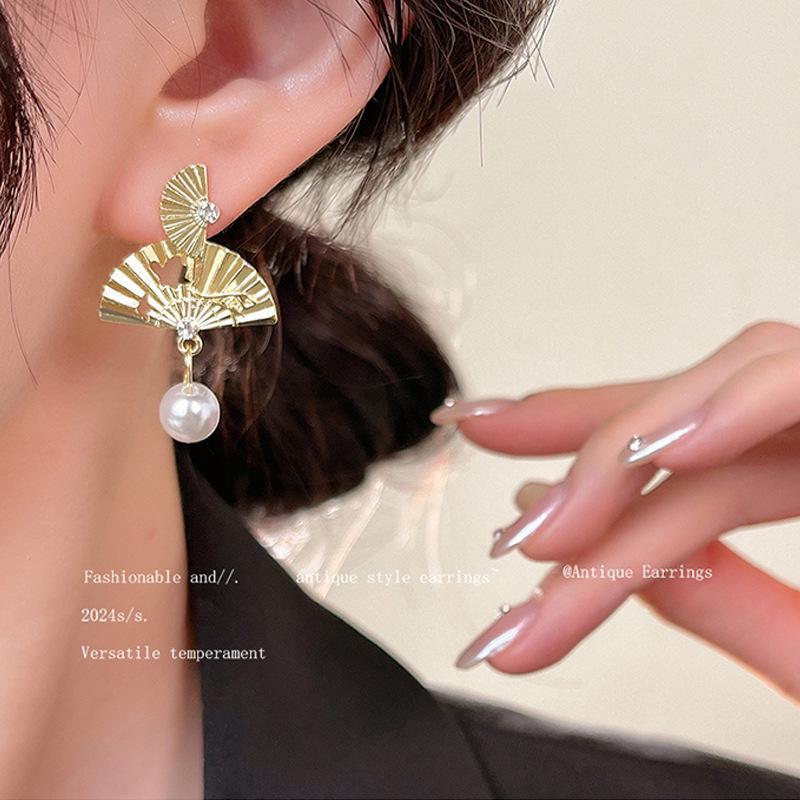 Серьги в форме веера в средневековом стиле: Серебро S925, легкая роскошь, нишевый дизайн