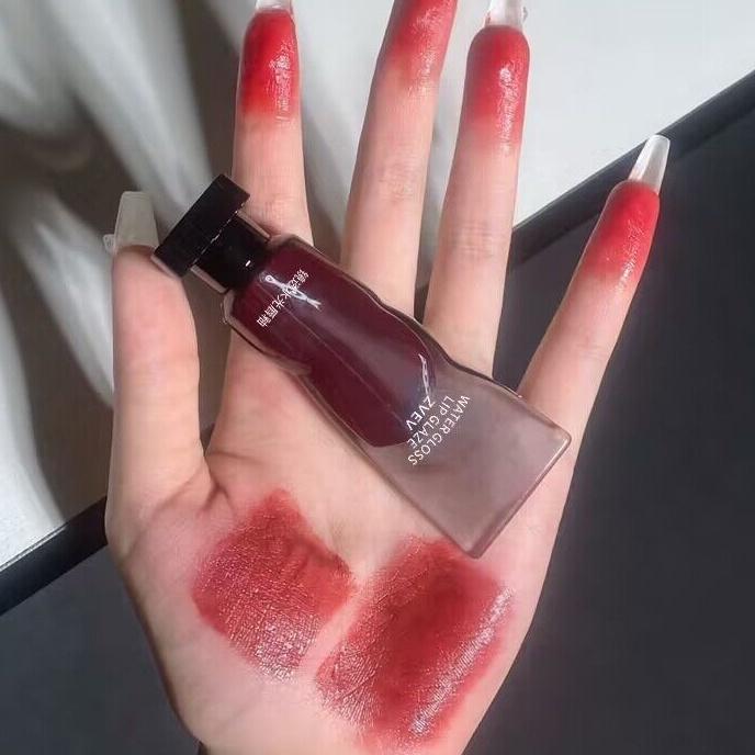 Ice Lip Glaze Water Gloss Waterproof Lipstick Moisturizing and Hydrating Lip Mud Natural Whitening Brightening Lip Gloss Long-lasting Setting Makeup