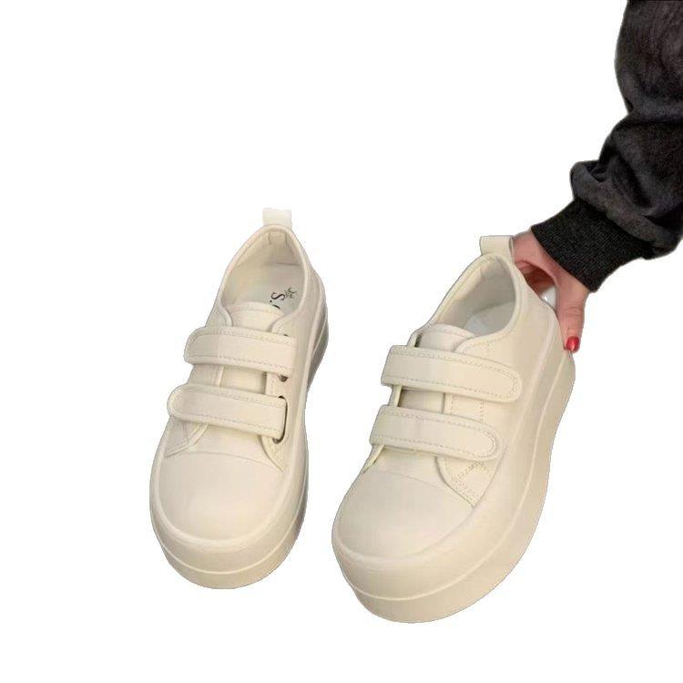 Маленькие белые туфли женские 2025 весна и лето новые повседневные кеды на липучках уродливо милые туфли с большой головой подошва печенье платформа одинарные туфли