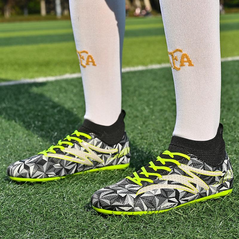 Football Shoes Men Soccer Shoes Kids Football Boots Women Professional Soccer Cleats Antiskid Chaussure Football TF/FG Outdoor Football Shoes
