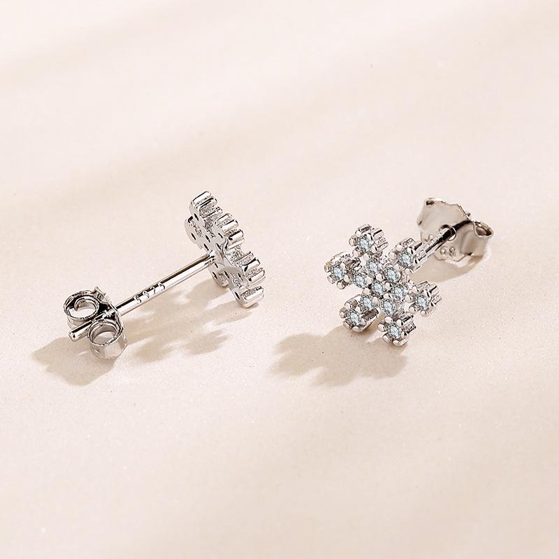 S925 Sterling Silver Christmas Snowflake Stud Earrings with Inlaid Diamonds - Elegant and Stylish for Women