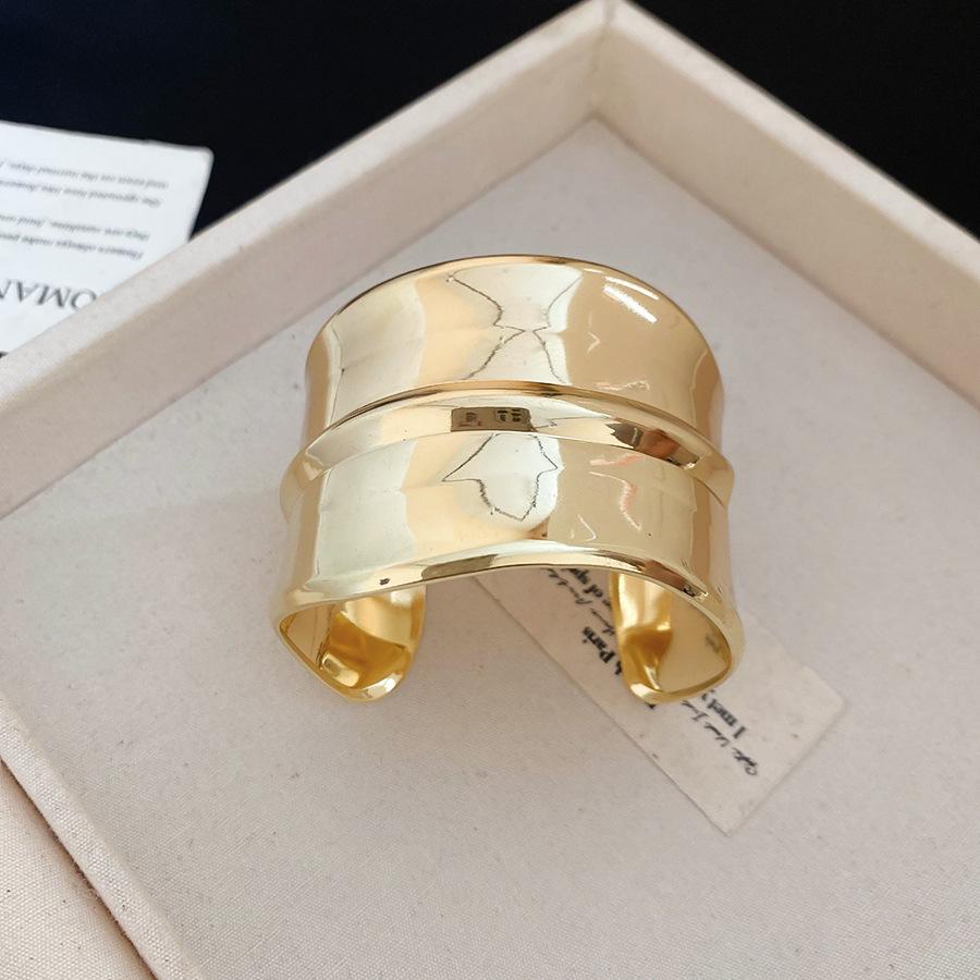 Металлический браслет-манжета с неровной волнистой текстурой: Универсальные модные украшения для женщин