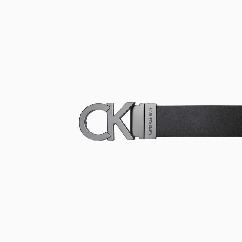 Calvin Klein Повседневный мужской ремень из натуральной кожи, двусторонний, с металлической пряжкой-буквой, ширина 3,5 см, цвет 003-Космический черный, 90-Без коробки