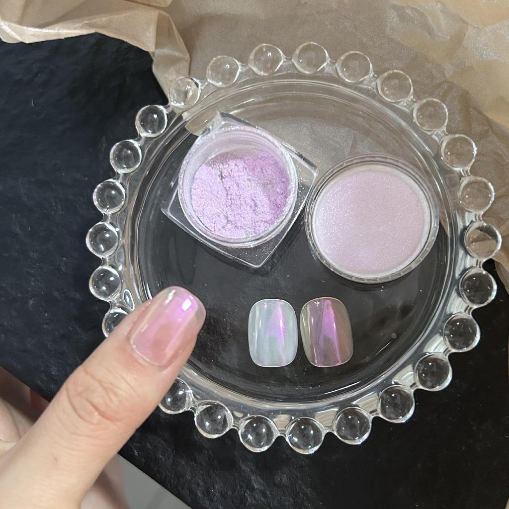 Маникюр с жемчужной пудрой Hailey Lux Satin: Свадебные ногти «Белый лунный свет»