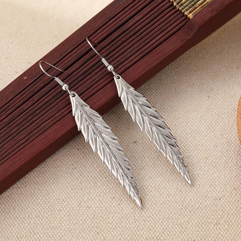 Винтажный дизайн, серьги-подвески с гравировкой пера из металла серебристого цвета для женщин, ювелирные изделия