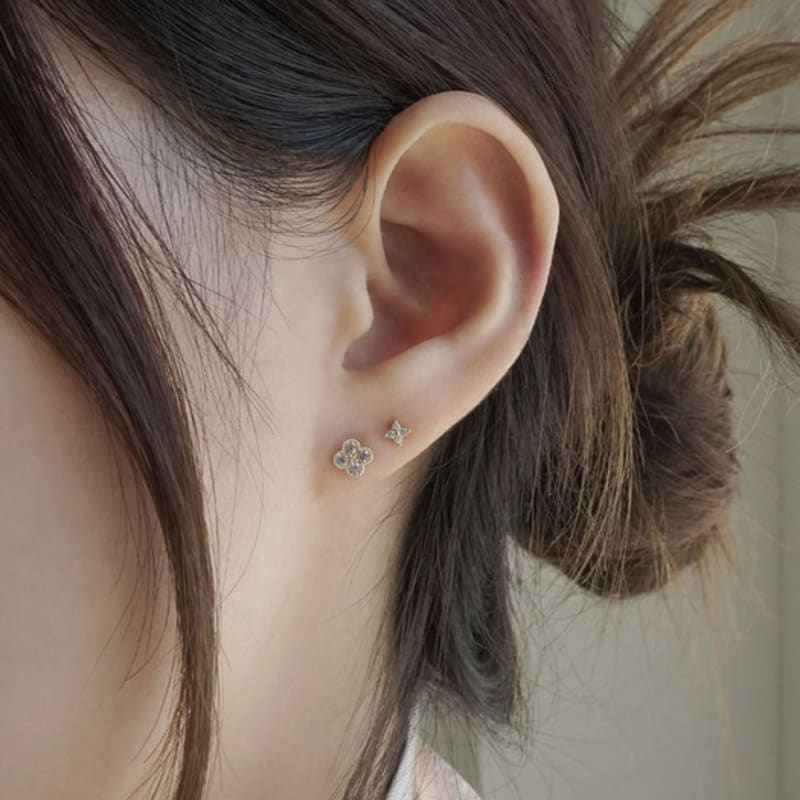 youngglow 14k clover piercing (2size)