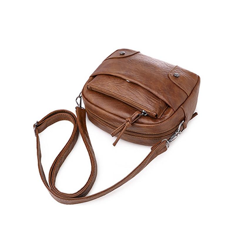 Маленькая женская сумка в винтажном стиле