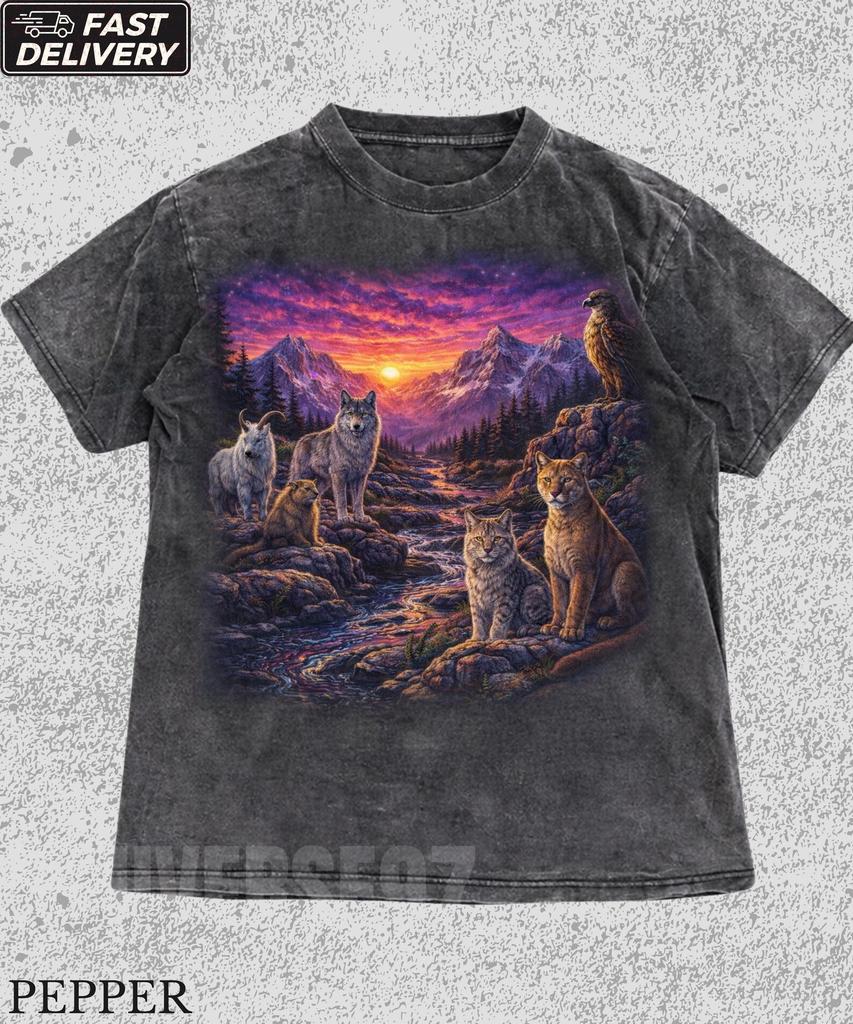 Retro Forest Animals 90s Graphic T-Shirt,Vintage Wildlife Nature Top,Wolf Lynx Eagle Roe Deer Tee,Vintage Forest Adventure Top,Outdoor Gift