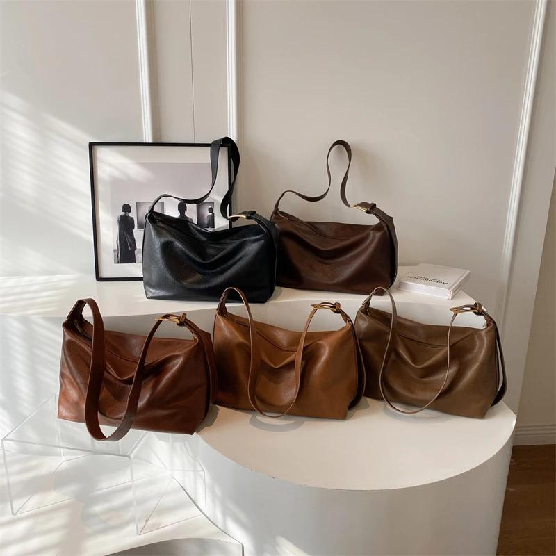 Women's Soft Monochromatic Shoulder Bag Zipped Bags Large Capacity High Quality Interior Compartment Fashionable