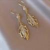 Высококлассные корейские женские серьги: Микровставки из камня «кошачий глаз», дизайн в виде листьев, серьги-крючки, легкая роскошь, модные и персонализированные.