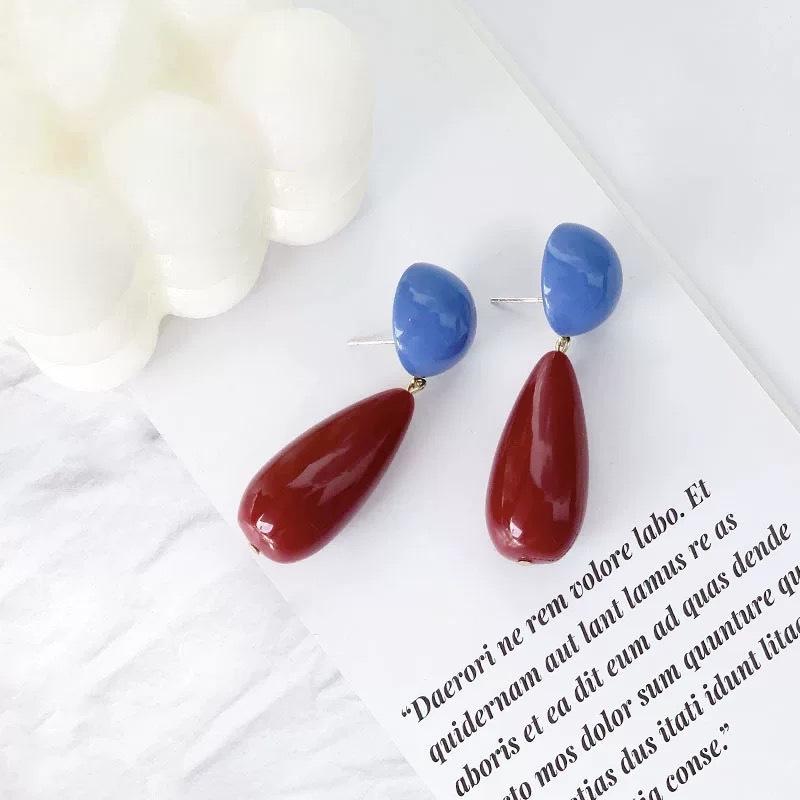 Retro Hong Kong style red and blue contrasting color water drop earrings temperament ins high-end stud earrings women's new earrings earrings
