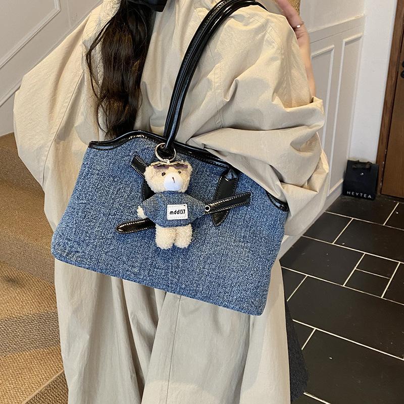 Джинсовая сумка женская большой вместимости 2025 новая осень и зима универсальная простая на плечо студентка класс поездки на работу сумка-тоут