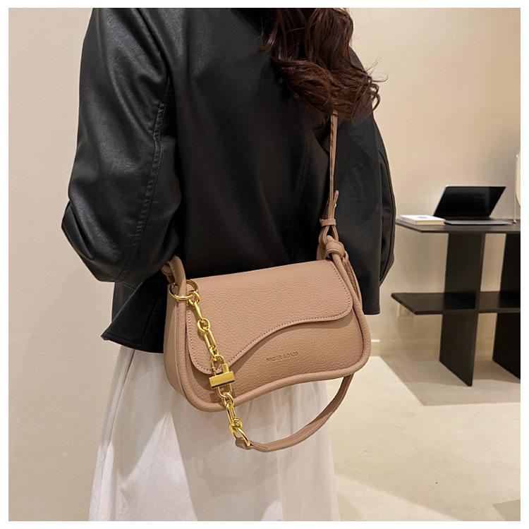 Korean Fashion Casual One Shoulder Small Bag for Women 2023 New Simple Small Square Bag with High Quality and Versatile Underarm Bag