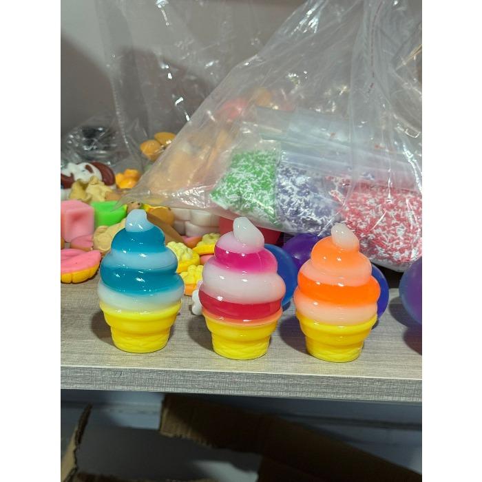 New Icecreamsquishy Ice Cream Ice Cream Extruder Plastic Pinch Le Pressure Relief Toy