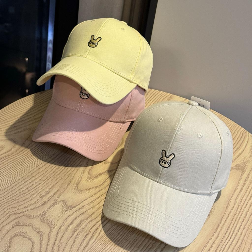 Spring and summer new cartoon embroidered baseball cap for women, versatile hard-brimmed cap, outdoor sun hat that makes the face look smaller and