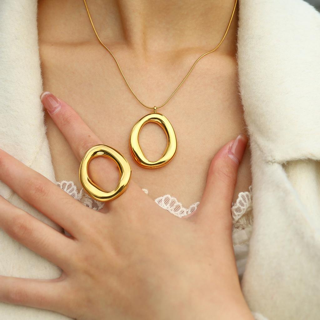 Women's European American Fashion Geometric Hollow Stainless Steel 18K Gold Plated Bamboo Chain Simple Smooth O Pendant Necklace