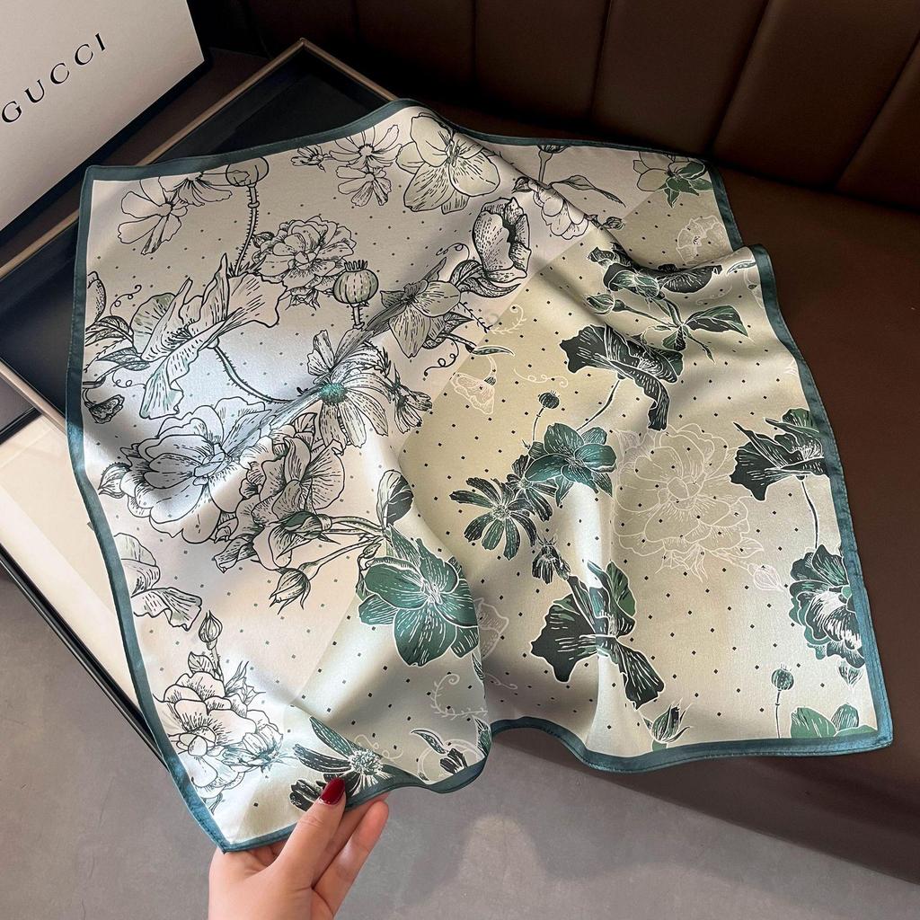 Hangzhou 100% Mulberry Silk Floral Lotus Women's Scarf, 53cm Square Shawl
