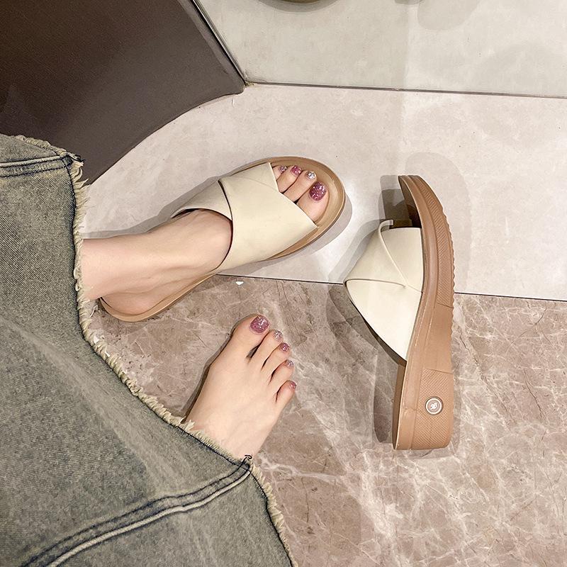 Slope heel cool slippers summer middle-aged women wear cool slippers new comfortable versatile slope heel cool slippers