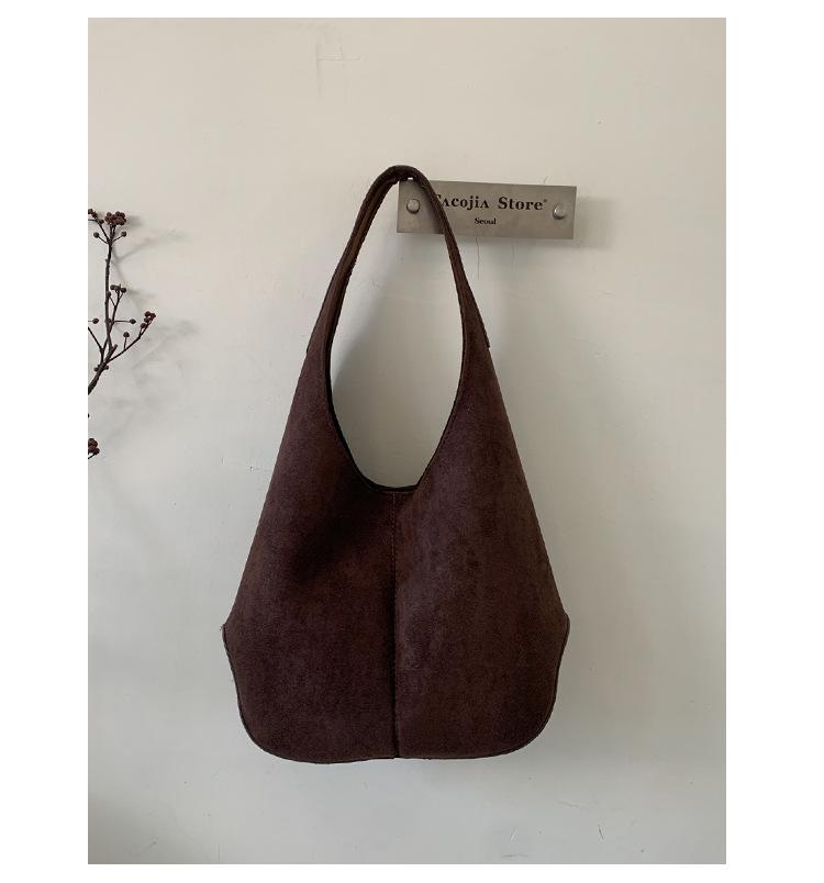 Осенне-зимняя замшевая сумка под мышкой женская 2025 новая модная корейская ретро повседневная большая вместимость на плечо сумка-тоут