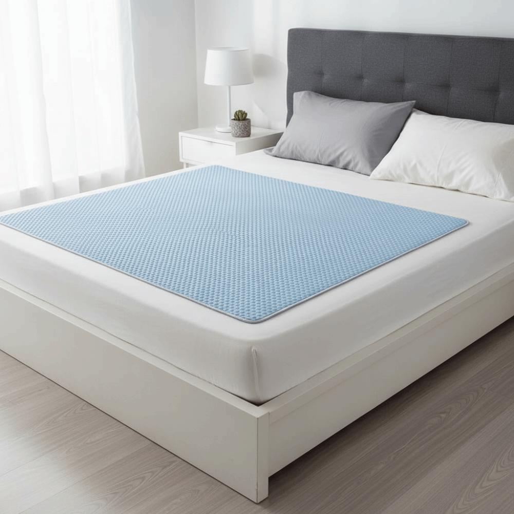 Skin-friendly Ice Silk Bed Mat Breathable Cooling Mattress Pad Summer Cooling Mattress Bedroom