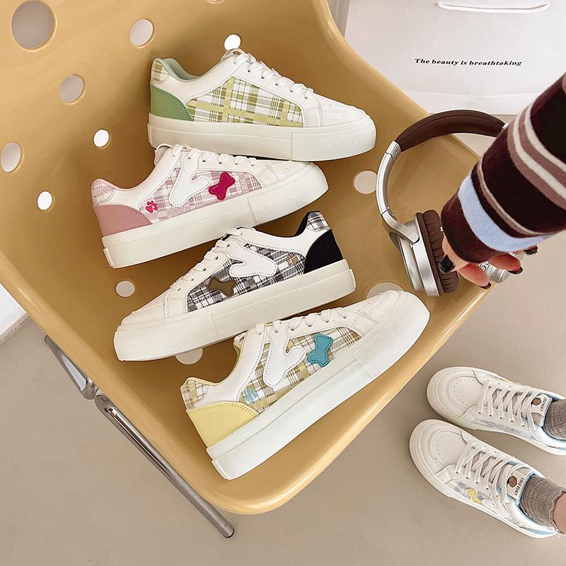 Spring and Autumn New Women's Casual Shoes Thick soled Low cut Simple Comfortable Durable and Fashionable Board Shoes