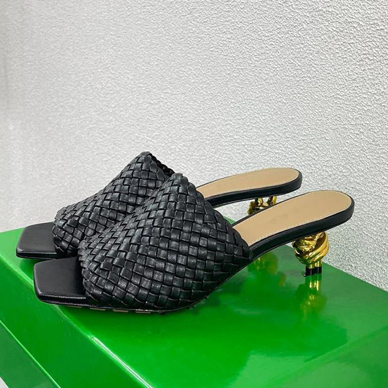 Обувь Высокое качество Женские тапочки Однотонные Модные Весенние и Осенние Повседневные кожаные Женские сандалии большого размера 4346