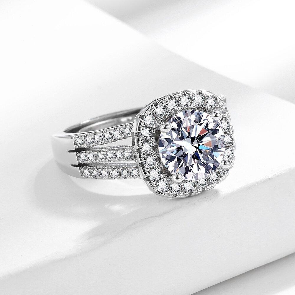 Кольцо с квадратным цирконием в два карата, инкрустированное цирконием, легкое роскошное женское индивидуальное кольцо, кольцо на указательный палец.