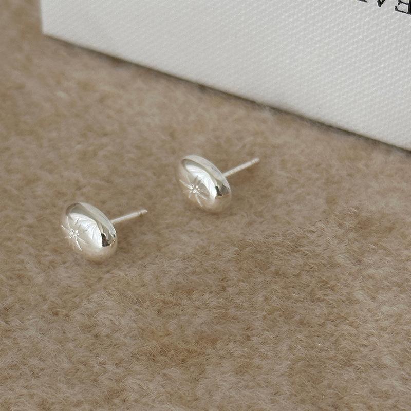 Doudou Stud Earrings Women's Simple Autumn and Winter New Niche Exquisite Earrings Temperament Commuter Jewelry