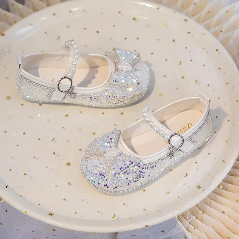 2024 Детские кожаные туфли для девочек, осенние новые модные и удобные туфли-бабочки для принцессы на вечеринку, элегантные, с бисером, легкие туфли