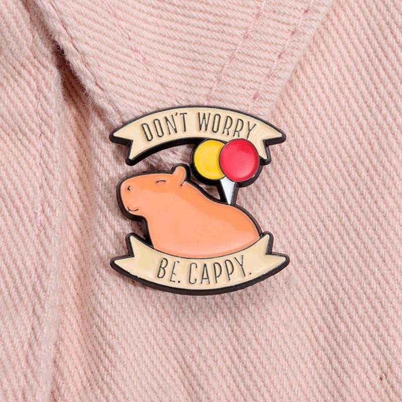 Эмалевый значок на заказ Смешные животные Буквы Броши Шляпа Рубашка Лацкан Сумка Значок Мультяшный Капибара Значок Ювелирное украшение Подарок для друзей