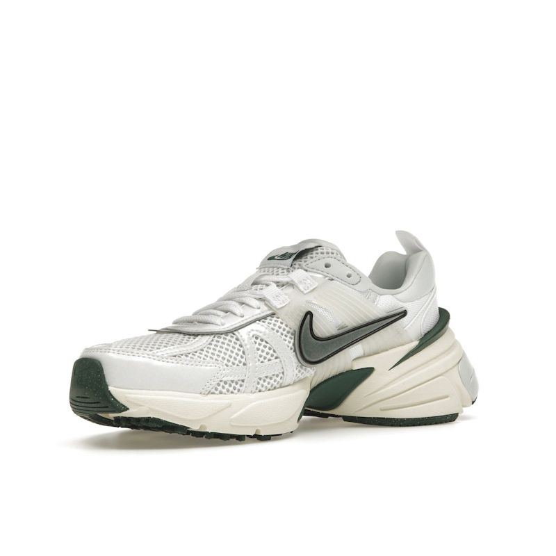 Nike Женские кроссовки V2K Run Fir White Photon-Dust Platinum-Tint FD0736-101