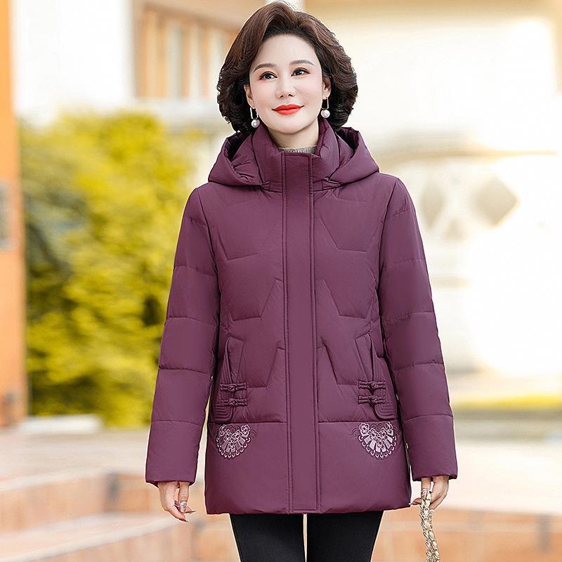 Middle-aged and elderly down jackets for women, small people, thickened warm mother clothes in winter, medium and long red foreign style jackets