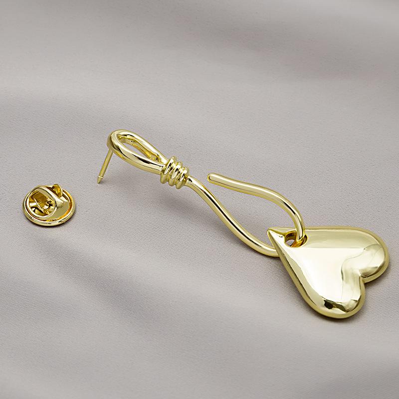 Personality Exaggerated Design Sense Metal Love Brooch Corsage Pin Cardigan Fixed Anti-Light Accessories