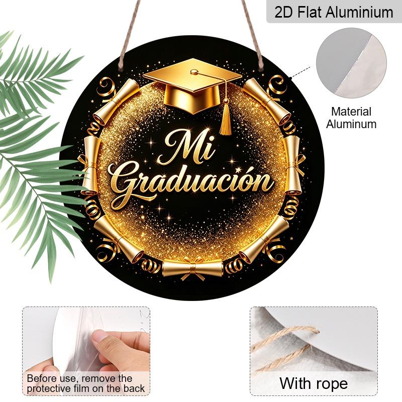 2D Flat Aluminum Graduation-themed Wall Hanging Available in Multiple Sizes Featuring A Spanish-language Black and Gold Glitter Graduation Cap and