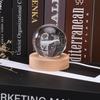 6 см Хрустальный шар с китом и 7 см цветной светодиодной подставкой