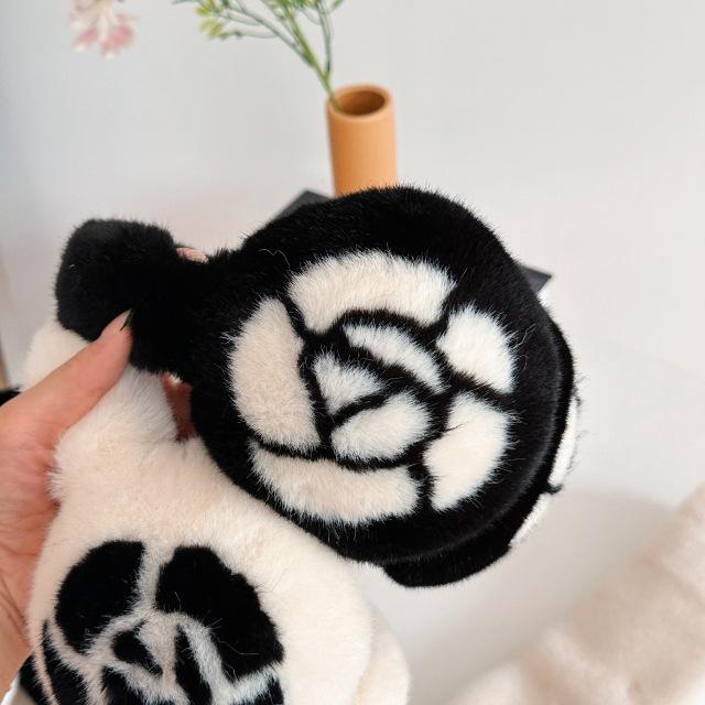 Camellia Imitation Rabbit Fur Scarf 23 Winter Fashionable and Elegant Women's Warm Neck Cover Neck Protection Small Fragrant Wind Scarf