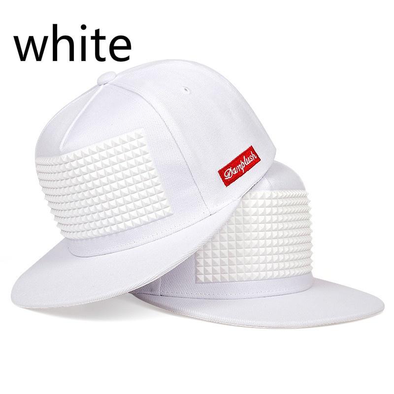 Хип-хоп Snapback хлопковая бейсболка с пирамидальными шипами и регулируемой посадкой