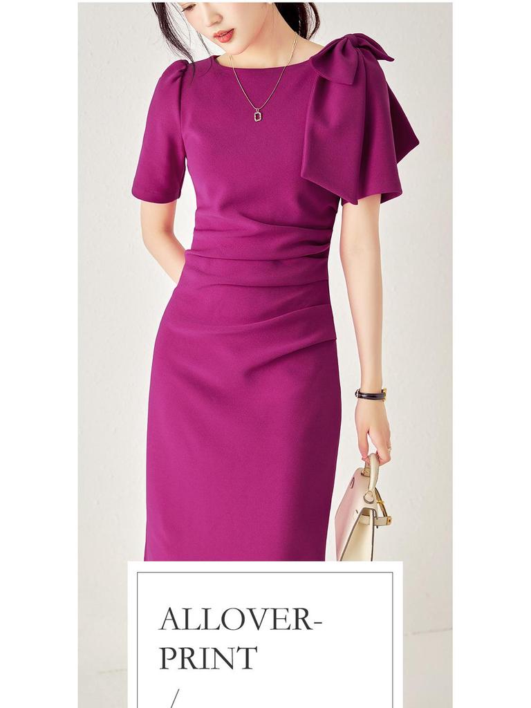 Элегантное платье с круглым вырезом, бантом и плиссировкой