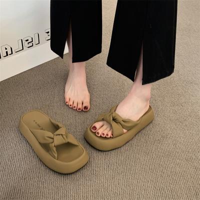 Крутые шлепанцы для женщин Летние полушлепанцы Универсальная пляжная обувь