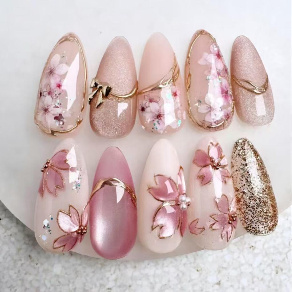 Cat's Eye Gilt Flower White Sweet Versatile Medium and Long Almond Nail Removable Manicure 24 Pieces