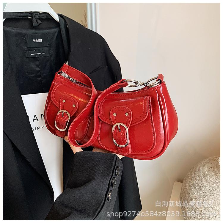 Retro Foreign Shoulder Women's Bag 2025 New Popular Niche Design Hand Carry Fashion Baguette Bag Korean Version Armpit Bag