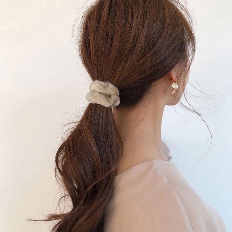 "Autumn/Winter Plush Korean Sweet Hair Ring: Simple Large Intestine Hair Accessory"
