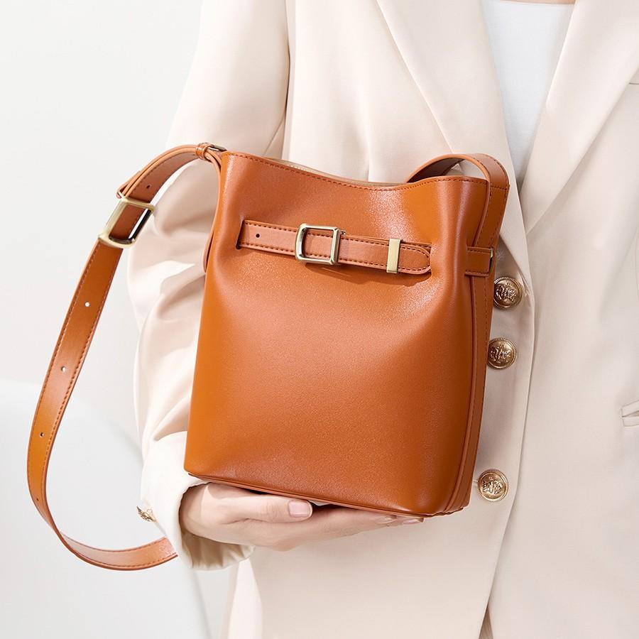 Vintage textured cowhide women's bag, top-layer cowhide shoulder and crossbody bag, fashionable bucket bag, new handbag for women